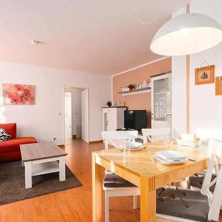 Strandhaus Lobbe, Sanddorn Nr 3 Apartman *